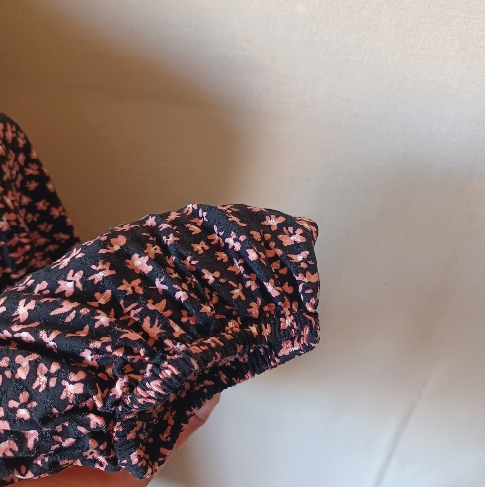 Universal Thread Floral Top - Picture 4 of 6